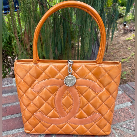 Luxurious Authentic CHANEL Iconic Medallion Tote France w/Dustbag ModPop - Picture 3 of 15